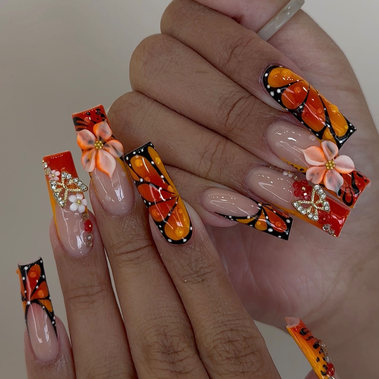 여성용 중간 사이즈 가짜 손톱, 3D 엠보싱 꽃무늬,  - Nail Art Orange 리뷰 및 가격